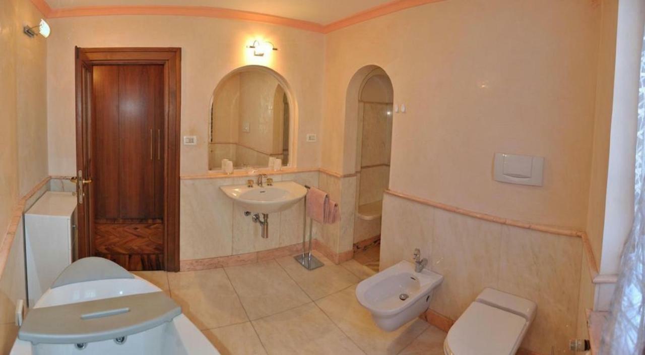 Villa Beatrice Лонато Экстерьер фото